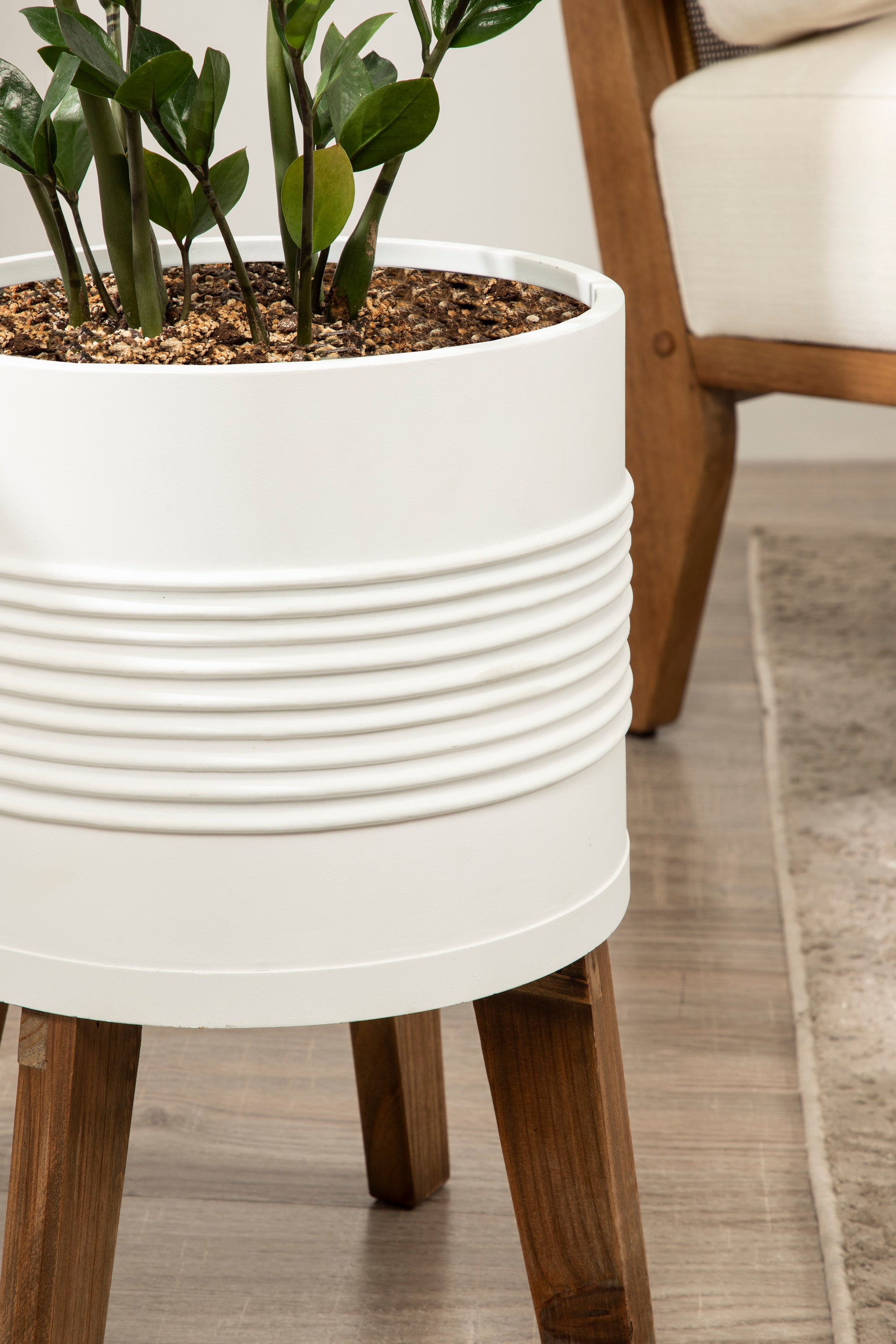 Gavri Metal Planter with Wood Stand