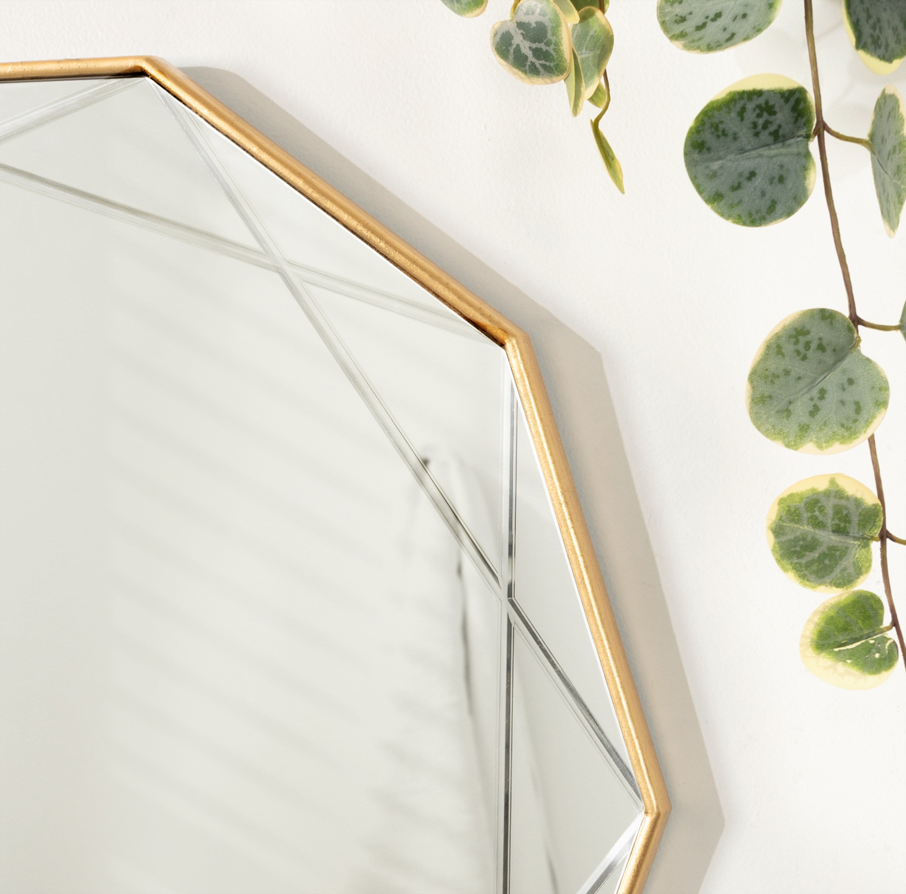 Deka Geometric Mirror