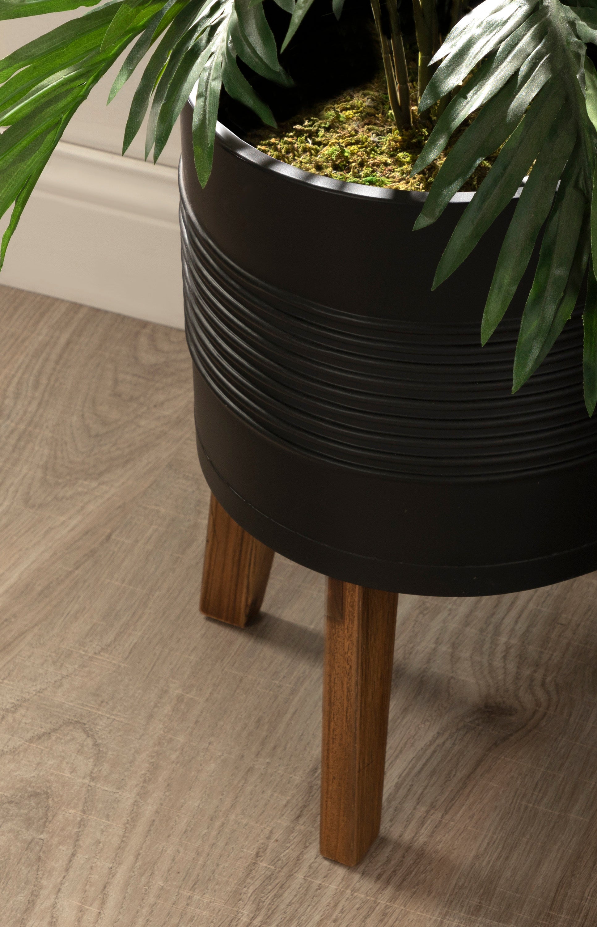 Gavri Metal Planter with Wood Stand